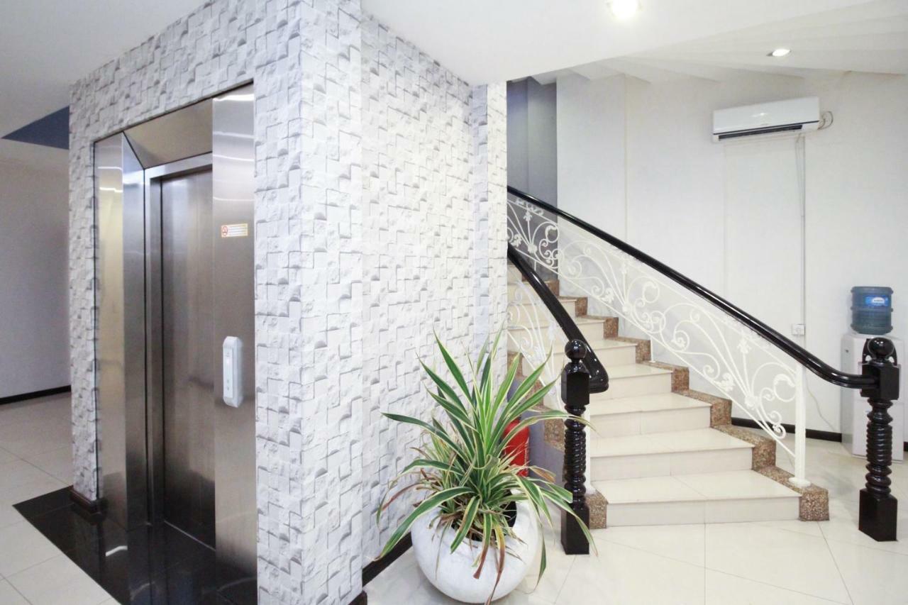 Airy Thamrin Gandhi Medan